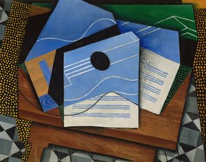 Guitare sur une table